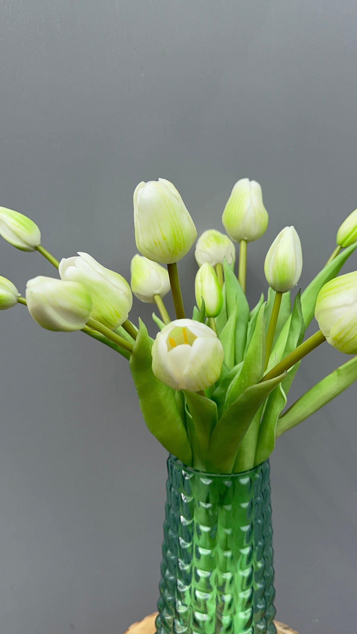 Bosje tulpen wit
